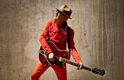 Víctor Coyote Foto guitarra